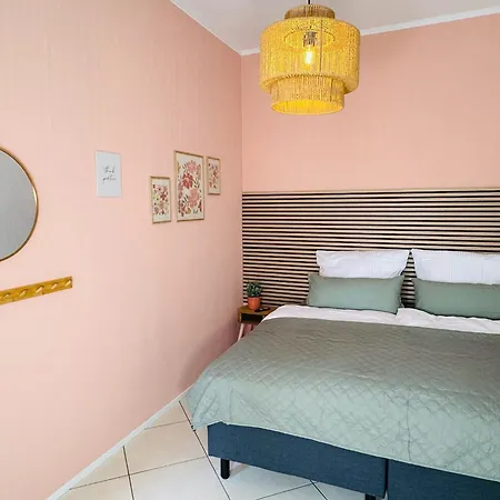 Staynature App - 3 Bedroom - Modern, Ruhig, Zentral *