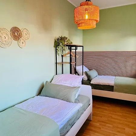 Staynature App - 3 Bedroom - Modern, Ruhig, Zentral Apartman Herzogenaurach